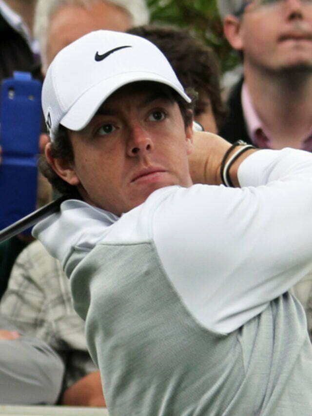 cropped-Rory_McIlroy_watches_drive_flight_crowd_landscape_orientation.jpg